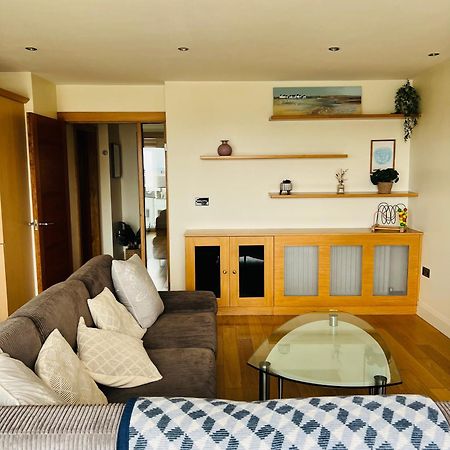 Penthouse Apartment - Town Centre, Sea Views, Secure Parking Portrush Bagian luar foto