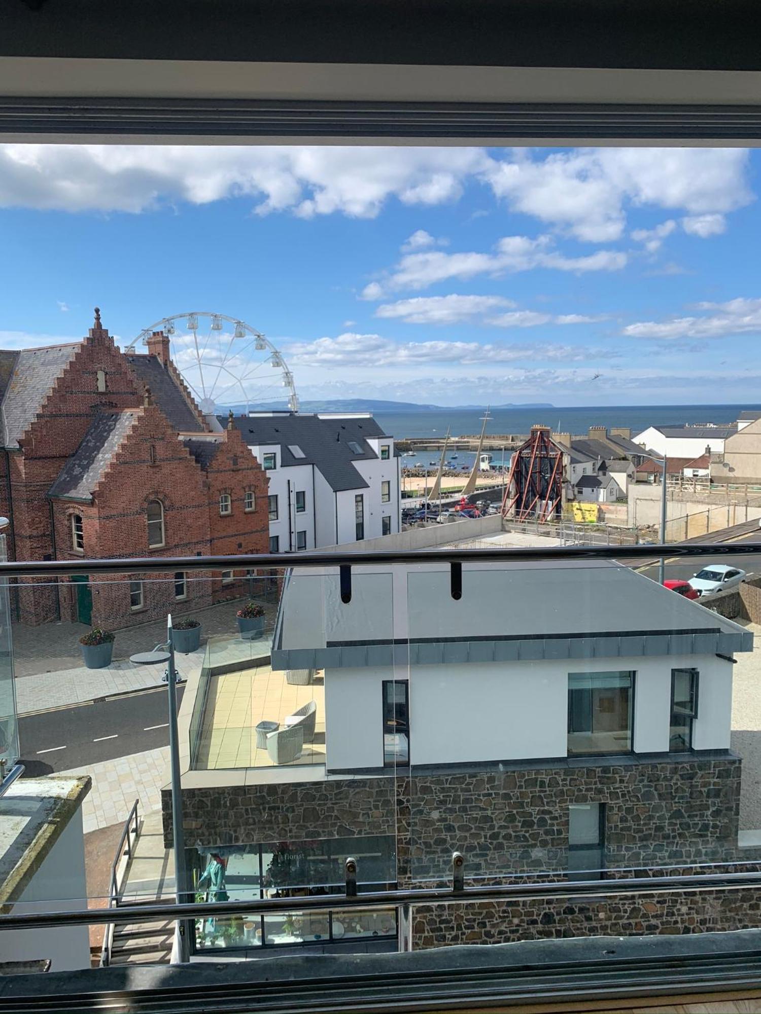 Penthouse Apartment - Town Centre, Sea Views, Secure Parking Portrush Bagian luar foto