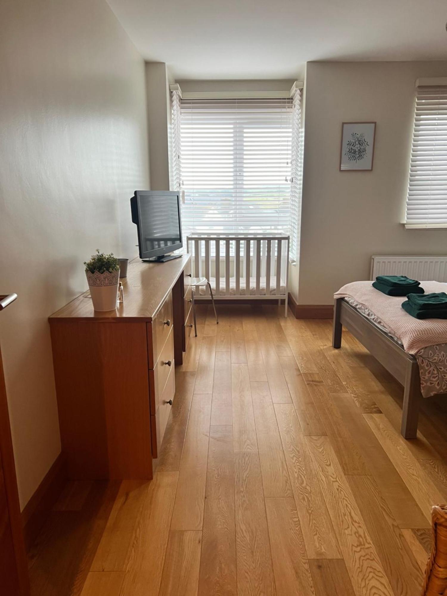 Penthouse Apartment - Town Centre, Sea Views, Secure Parking Portrush Bagian luar foto